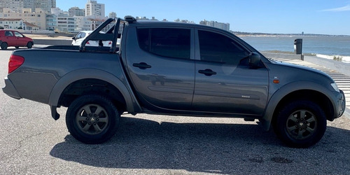 Imagen 5 de 15 de Mitsubishi L200 2.4 Doble Cabina 4x2