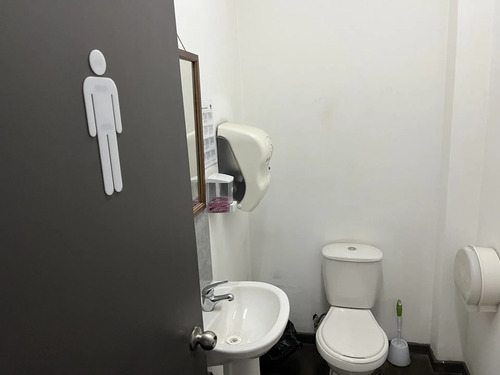 Excelente Combinación De Bodegas Con Oficinas Y Conectividad