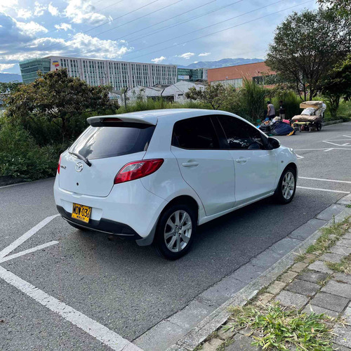 Mazda 2 Automatico