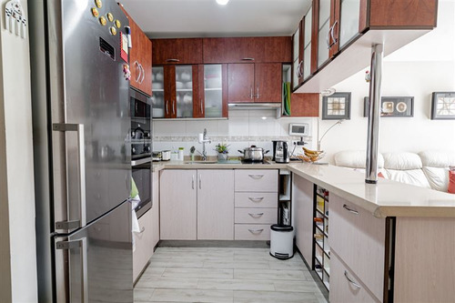 Casa En Venta De 3 Dorm Con Dpto Independiente. Las Condes