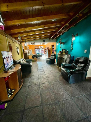 Casa Quinta En Alquiler Para 8 Personas En Parque Leloir Con Quincho Cubierto