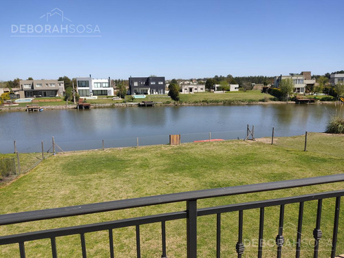 Casa En Venta Con Renta A La Laguna - El Canton