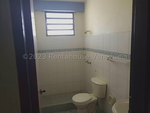 Imagen 13 de 24 de Edificio Ubicado En La Avenida Brager, Cuatro Apartamento, Dos De Ellos De 108 Mtrs2 Y Dos De 84 Mtrs2, Piso 1 Y 2. En La Planta Baja Dispone De Cuatro Santa Maria Para Locales Comerciales