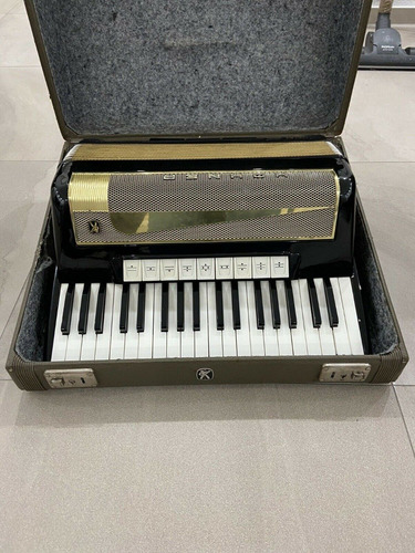 Acordeón Alemán Hohner Lucia Iv P 96 Bajos
