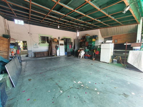 Inmobiliaria Rias Altas Vende Muy Cómoda Casa Próxima Al Centro De Colón Con Salida A 2 Calles