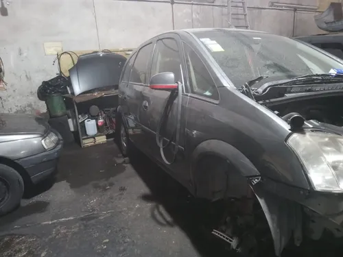 Meriva Modelo 2005 Gasolera. Casco Impecable. Motor Roto