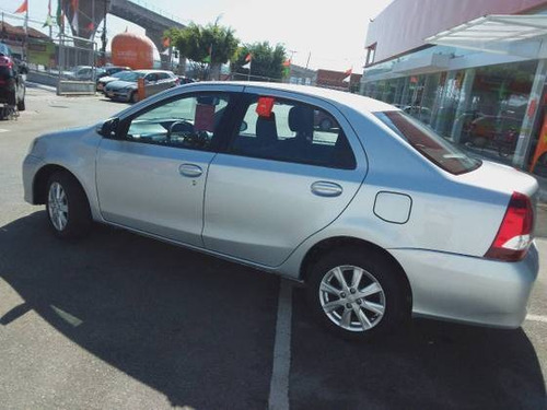 Toyota Etios 1.5 X Plus Sedan 16v Flex 4p Automático
