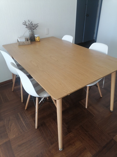 Comedor 4 Sillas, Mesa Con Base Desmontable, Muy Poco Uso (Usado)