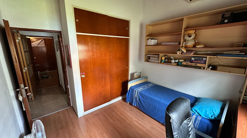 Casa En Venta De 4 Dormitorios C/ Cochera En El Palomar