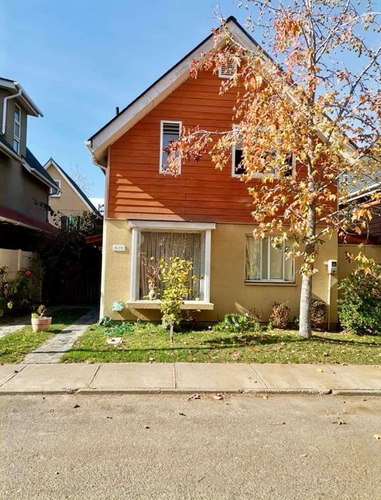 Casa En Venta De 3 Dorm. En Jardines Las Vizcachas