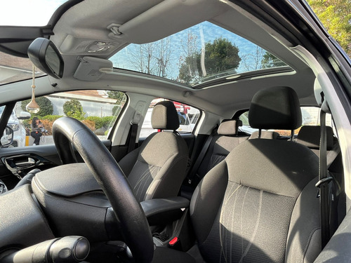 Peugeot 208 Premier 1.2 MT
