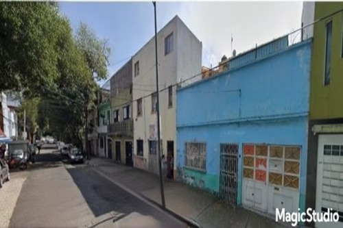 Casa Con Excelente Ubicación, A Dos Cuadras Del Viaducto Río De La Piedad
