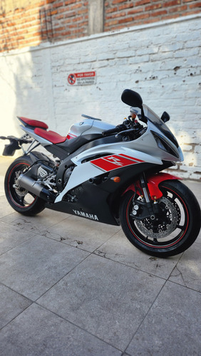 Yamaha R6