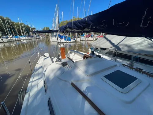 Velero Vip 33.5 Volvo Penta 29 Hp Timón Rueda Orza