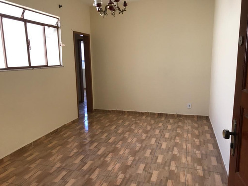 Imagem 2 de 14 de Apto 2 Quartos E 2 Banheiros Para Alugar No Morro Da Glória!