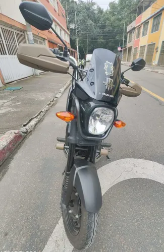 Moto Honda Navi Adventure Modelo 2024