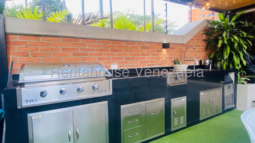 Espectacular Apartamento Dúplex Recién Remodelado. #25-23537 Carmen Medina