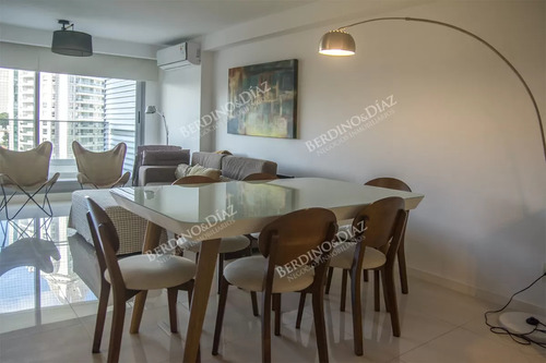 Apartamento En Venta En Torre Esmeralda De 3 Dormitorios , En Punta Del Este