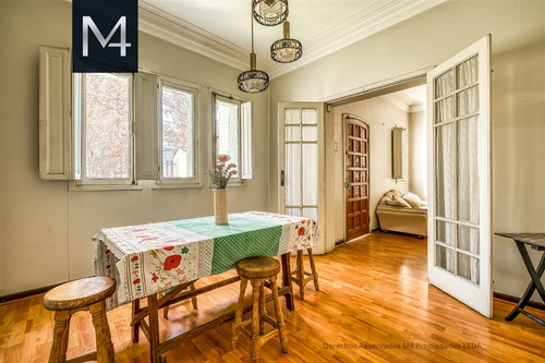 Casa En Venta De 4 Dorm. En Ñuñoa