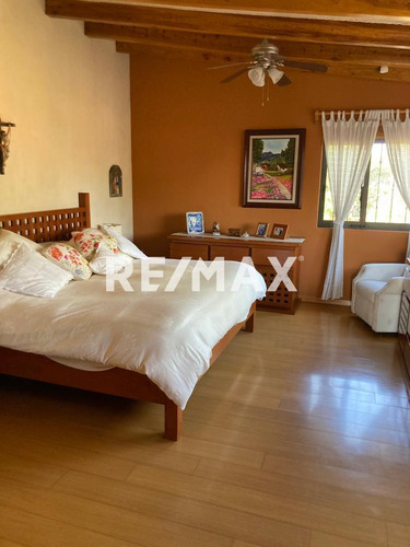 Casa En Venta En Condominio Jurica