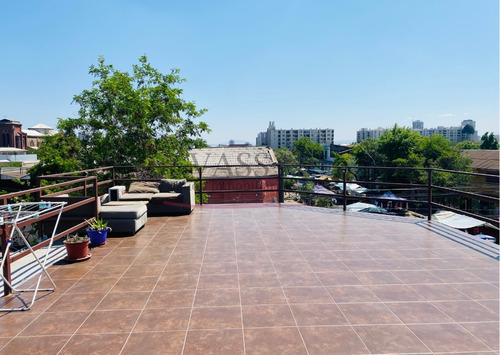 Imagen 9 de 12 de Vass Vende Casa Comercial En Lugar Estratégico, Santiago