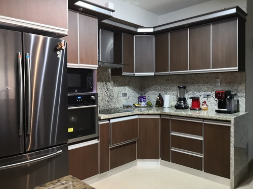 Imagen 8 de 14 de Si Has Soñado Con Mudarte A Vivir O Invertir En Uno De Los Edificios Mas Exclusivos De Puerto Ordaz, Esta Es Tu Oportunidad. Venta De Apartamento En Resd. Braga Park