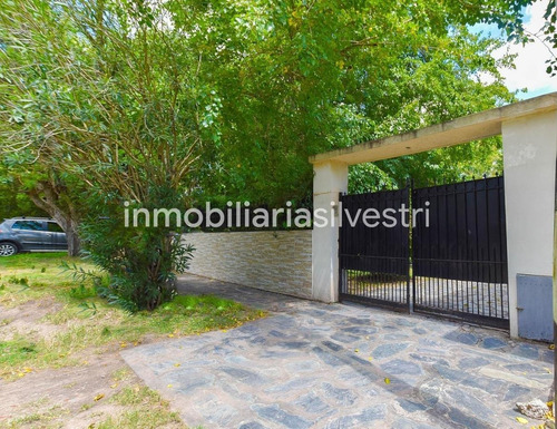 Imagen 2 de 18 de 488 Y 29 Gonnet - Casa En Venta