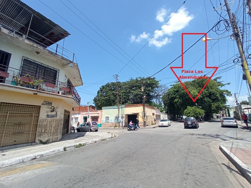 Imagen 17 de 17 de Local En Sector Periferico La Candelaria / Douglas Rivero Dr