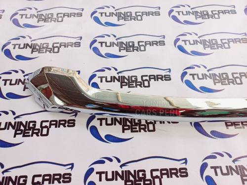 Imagen 3 de 8 de Moldura Cromada De Capot Toyota Hilux Srv/revo/rocco 2021