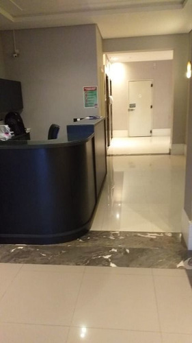 Imagem 2 de 9 de Studio Para Alugar, 47 M² Por R$ 900,00/mês - Centro - Curitiba/pr - St0017