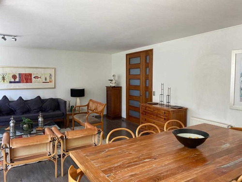 Preciosa Casa Ubicada En María Monvel, La Reina Alta