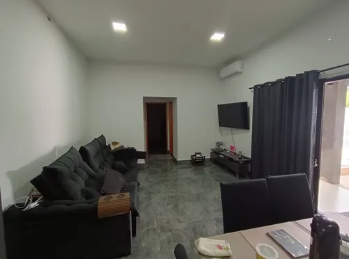 Casa Com Piscina E 3 Dormitórios