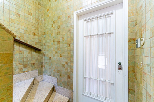 Venta ! Depto De 2 Dormitorios En Barrio Echesortu
