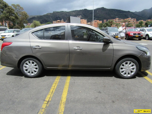 Nissan Versa 1.6 Advance