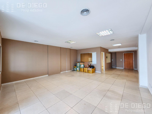 Oficinas De 74 M2 En Florida Oeste, Próximo A Panamericana - Cercana A Capital