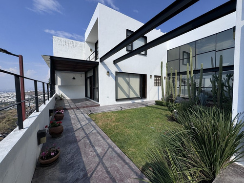 Preciosa Casa En Venta En Los Cipreses Corregidora
