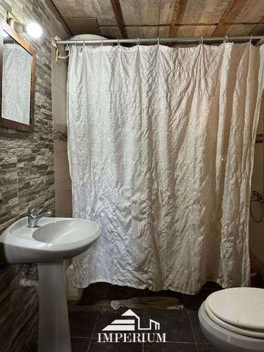 Hermosa Cabaña Con Gran Terreno En Avenida Lezica