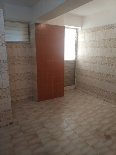 Imagen 10 de 14 de Apartamento En Alquiler En Las Delicias 04166467687