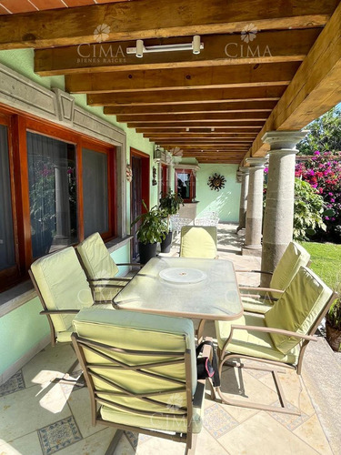 Venta Casa En Fraccionamiento Lomas De Tetela, Cuernavaca, Morelos - V365