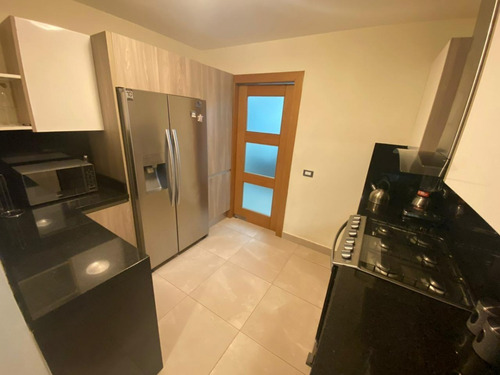Imagen 6 de 22 de La Esperilla - Apartamento En Alquiler Amueblado - Código: Man-00110 Piso 5 2 Habitaciones Balcón Sala Comedor Lobby Área Social Con Bbq Piscina Gimnasio Área Infantil Salón De Eventos