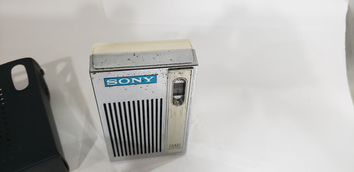 Radio Portatil Sony 2r-31 Funcionando Prateado (Usado)