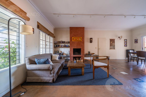 Venta Casa 6 Ambientes Con Pileta, Quincho Y Cochera En Olivos, Acepta Permuta