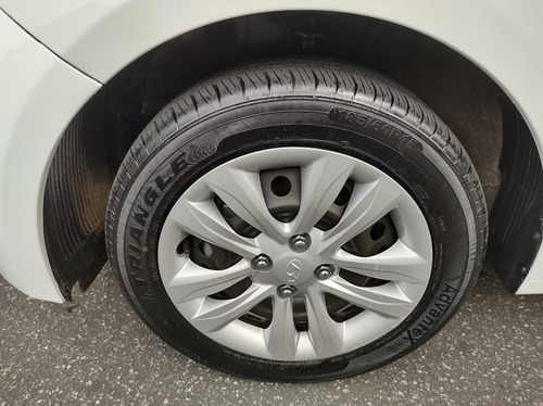 Imagem 8 de 8 de Hyundai Hb20s Comfort Plus 1.6 2019/2019