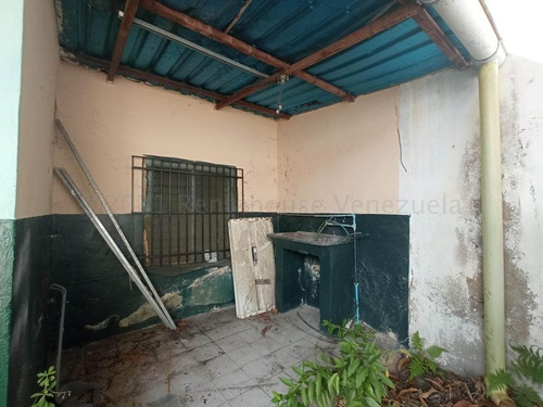 Imagen 11 de 12 de Leida Falcon Rentahouse Vende Casa En San Blas Valencia 22-12640 Lf
