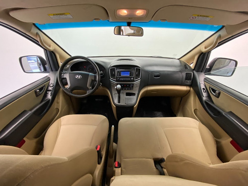 Imagen 9 de 12 de Hyundai H-1 Mini Bus 2.5 2016