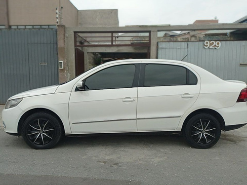 Imagem 4 de 11 de Volkswagen Voyage 2012 1.6 Vht Comfortline Total Flex 4p
