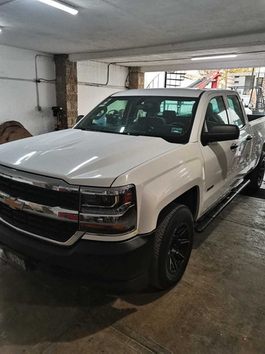 Imagen 1 de 11 de Chevrolet Silverado 2016 5.4 2500 Doble Cabina Ls 4x2 At