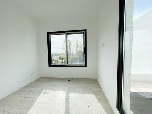 Imagen 23 de 28 de Casa En Venta En El Canton Barrio Norte A Estrenar Lote Interno Con Vista A Laguna!