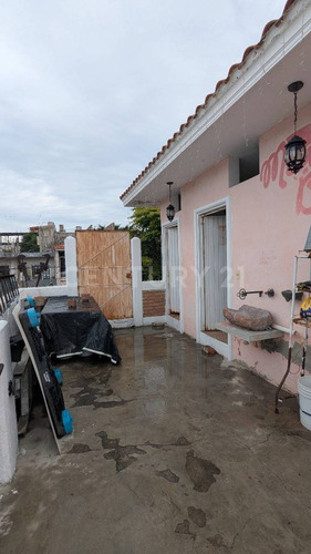 Local Comercial Con Casa Habitación En Venta, Col. Centro, Mazatlán, Sinaloa.
