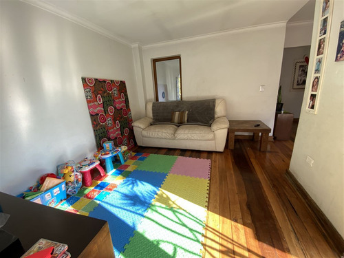 Casa En Venta De 3d, Gran Jardín Y Piscina En Providencia